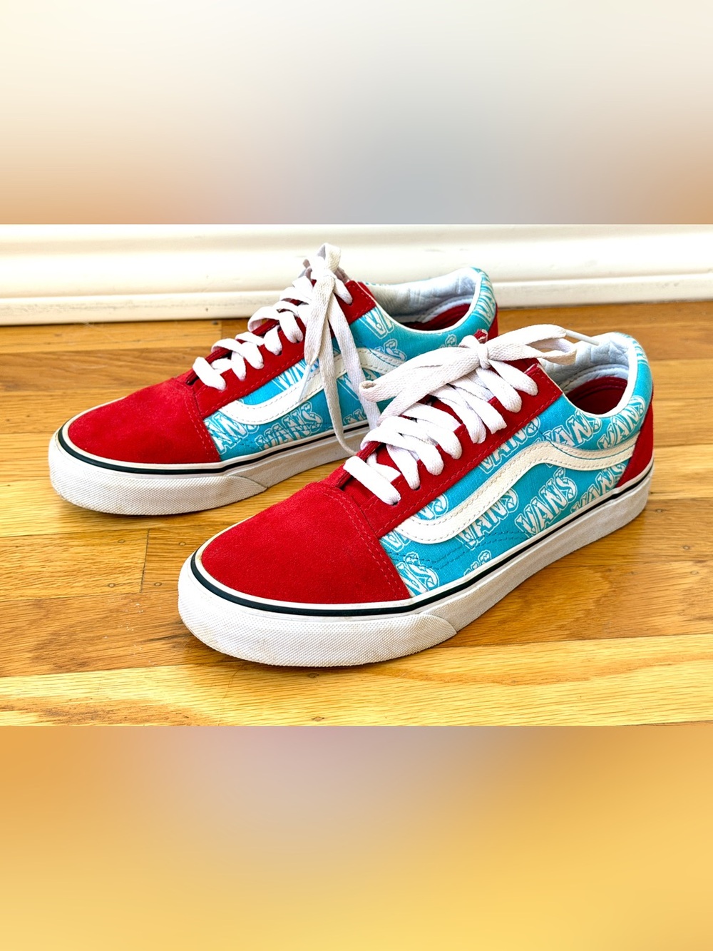 Vans Low-Top Sneakers in Red and Turquoise. Logo Graphic